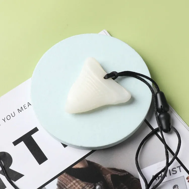 1 Pack Sensory Chew Necklace Brick Chewy Kids Silicone Triangle Fangs Toys, Silicone Teeth for Children with Autism